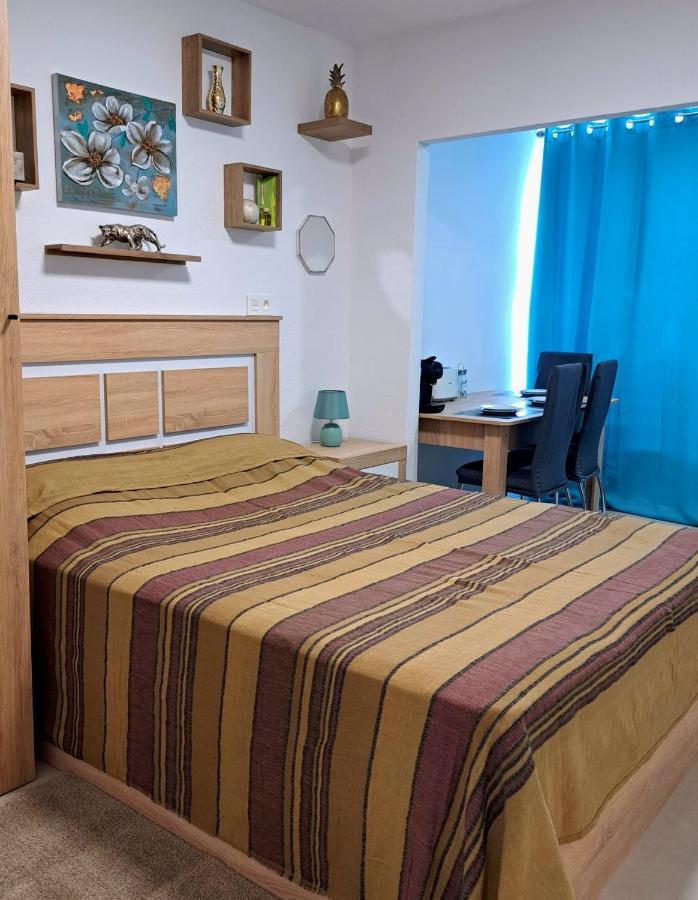 شقة Comfortable Studio With Sea View بينايدورم المظهر الخارجي الصورة